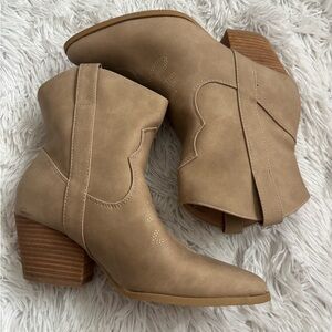 Rocky Beige Footwear